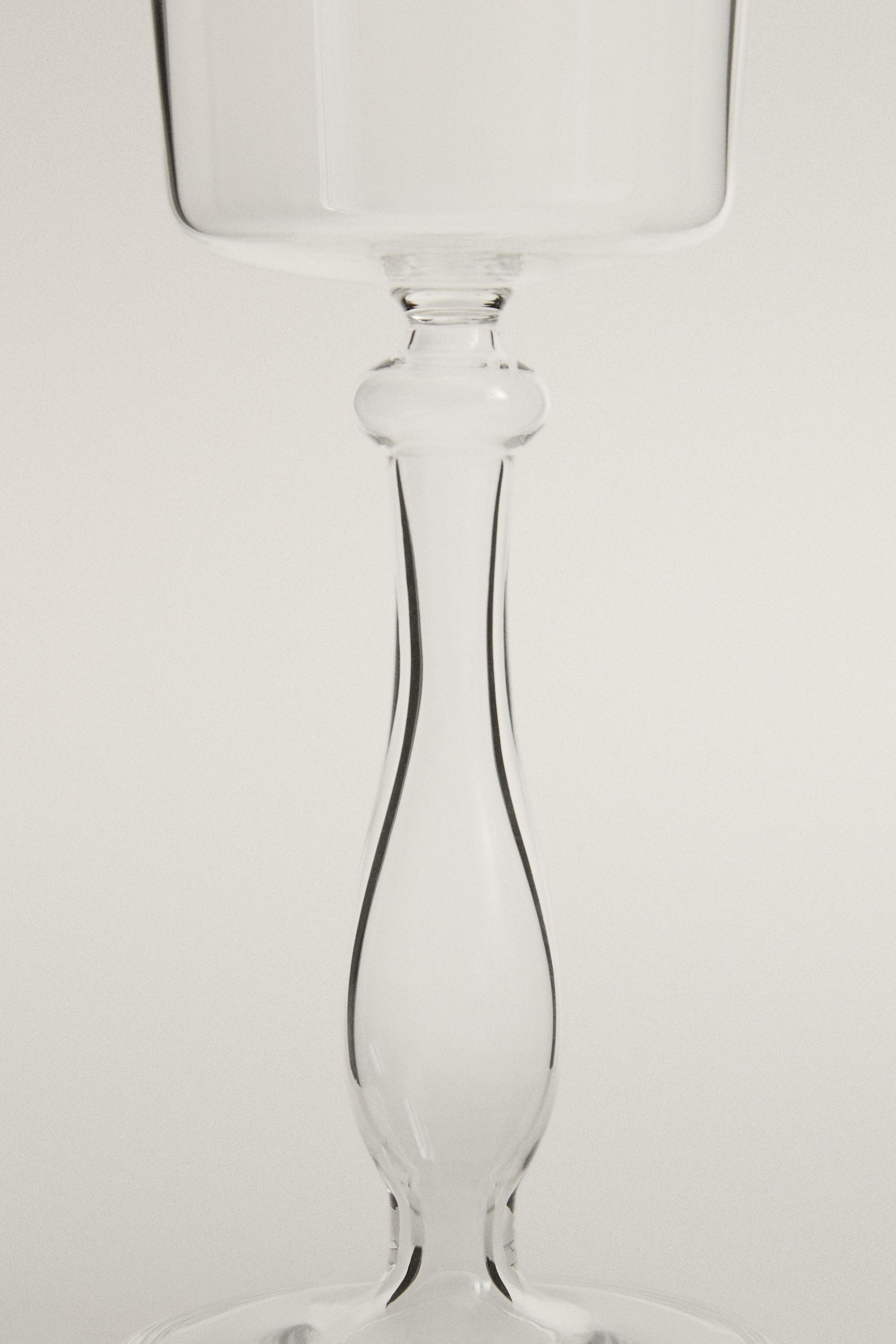 VERRE Á VIN CRISTALLIN EFFET TAILLÉ
